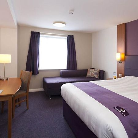 Premier Inn Bournemouth East エクステリア 写真