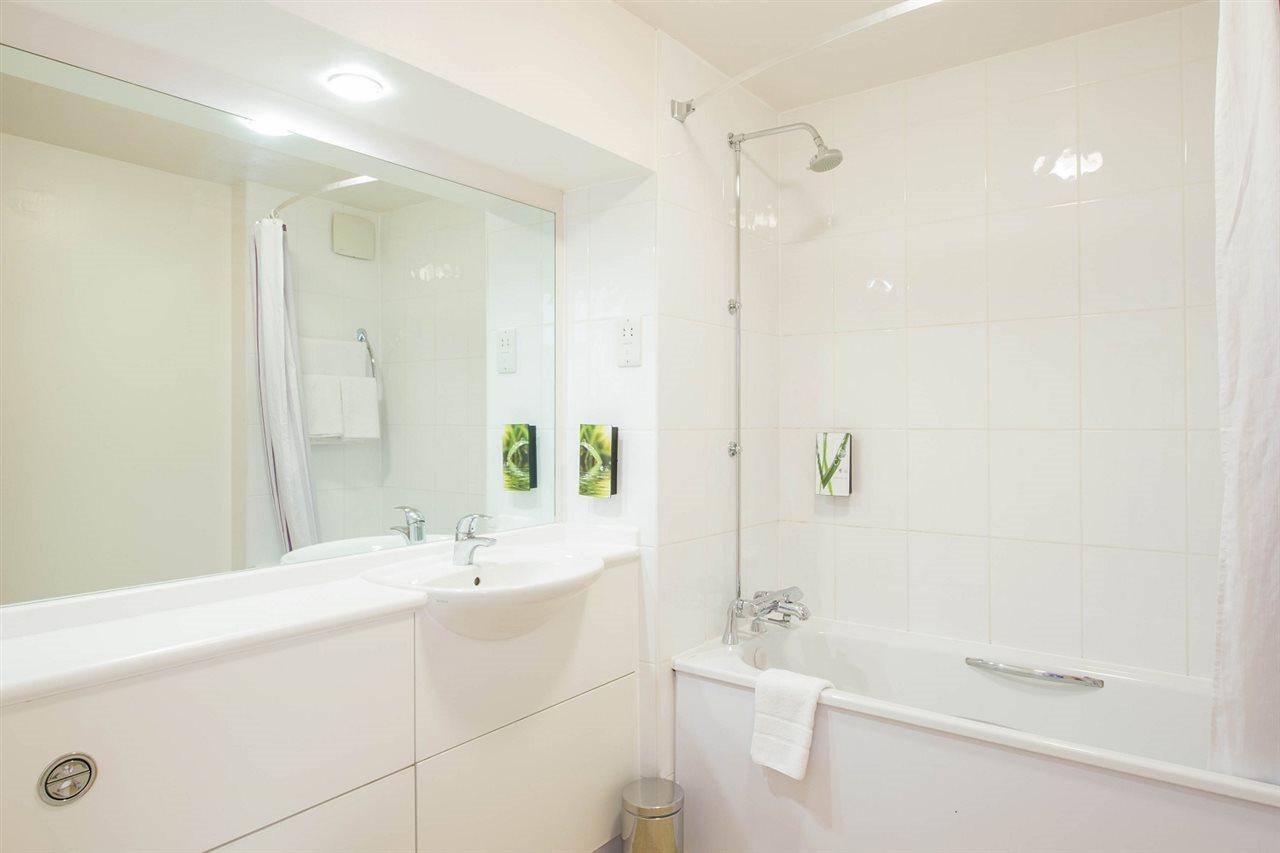 Premier Inn Bournemouth East エクステリア 写真