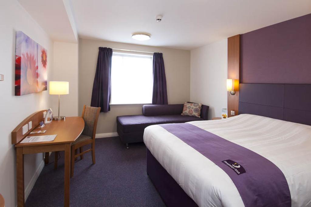 Premier Inn Bournemouth East エクステリア 写真