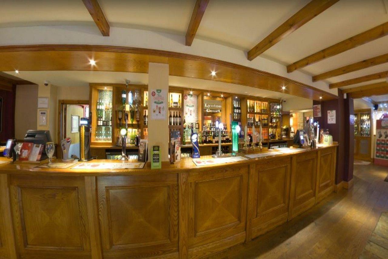 Premier Inn Bournemouth East エクステリア 写真