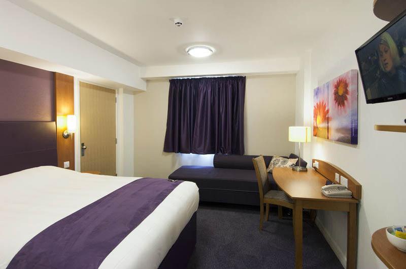 Premier Inn Bournemouth East エクステリア 写真